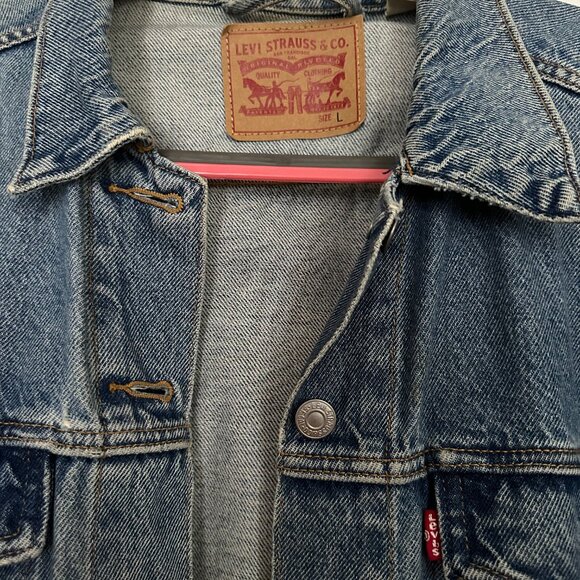 Levi's Jean Jacket - Picture 4 of 4
